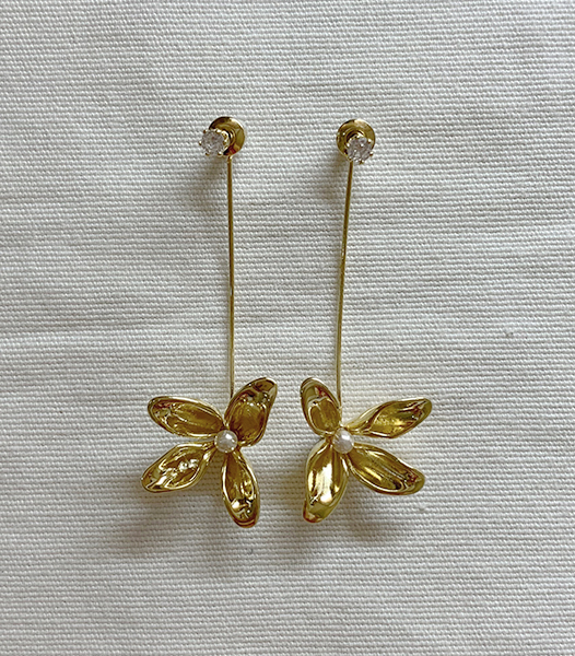 花朵垂墜2戴耳環
