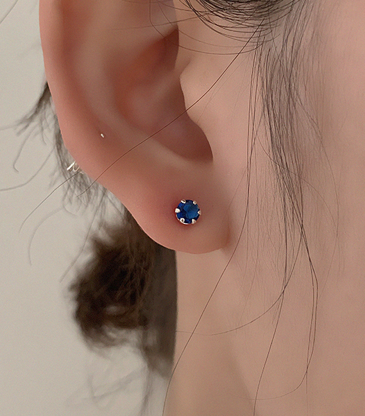 藍色鋯石耳環